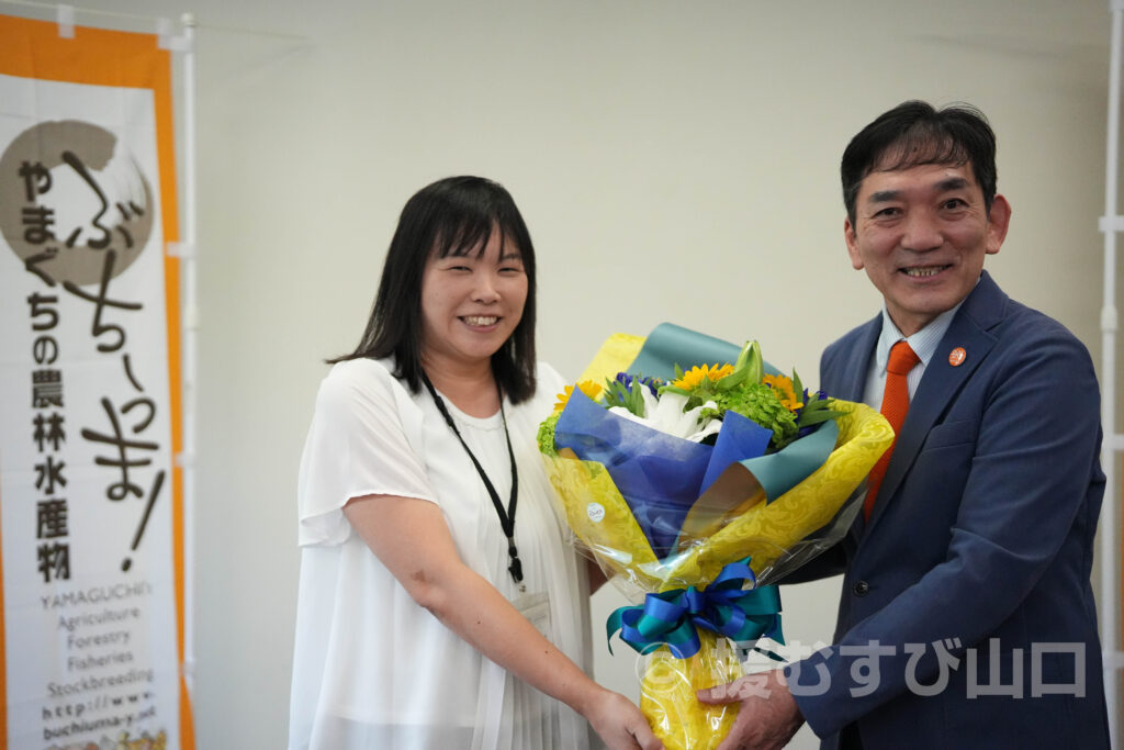 ヤスベェさん・ぶちうま！アンバサダー就任セレモニー・山口県農林水産部ぶちうまやまぐち推進課・やまぐちの農林水産物需要拡大協議会