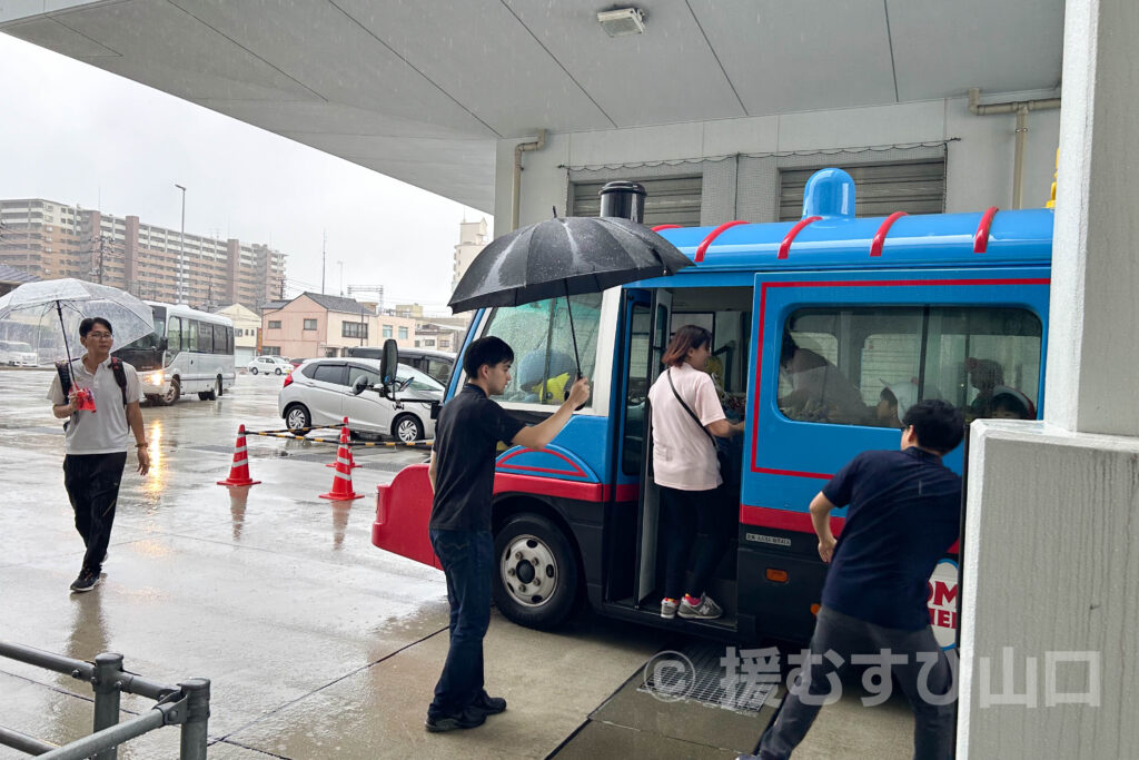 県以東機船底曳網漁業協同組合・下関漁港・泉幼稚園・稚魚放流