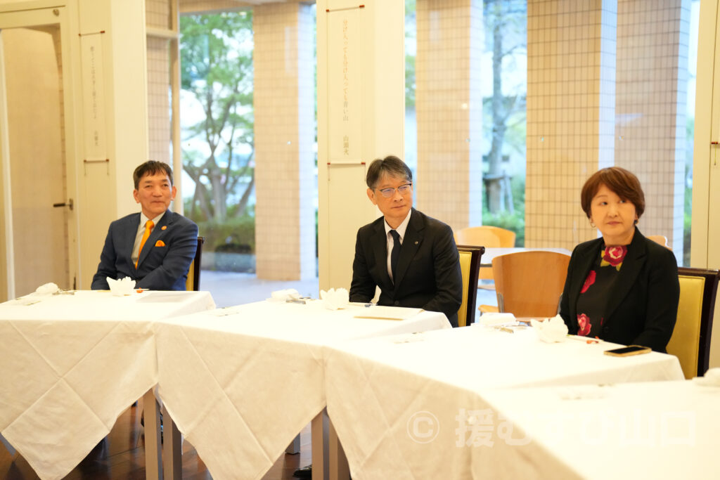 ①・援むすび山口・トライアングル・山口市・伊藤市長・新谷酒造・わかむすめ・セントコア山口・ヤスベェ・新井道子・まーちゃん・地域商社やまぐち株式会社