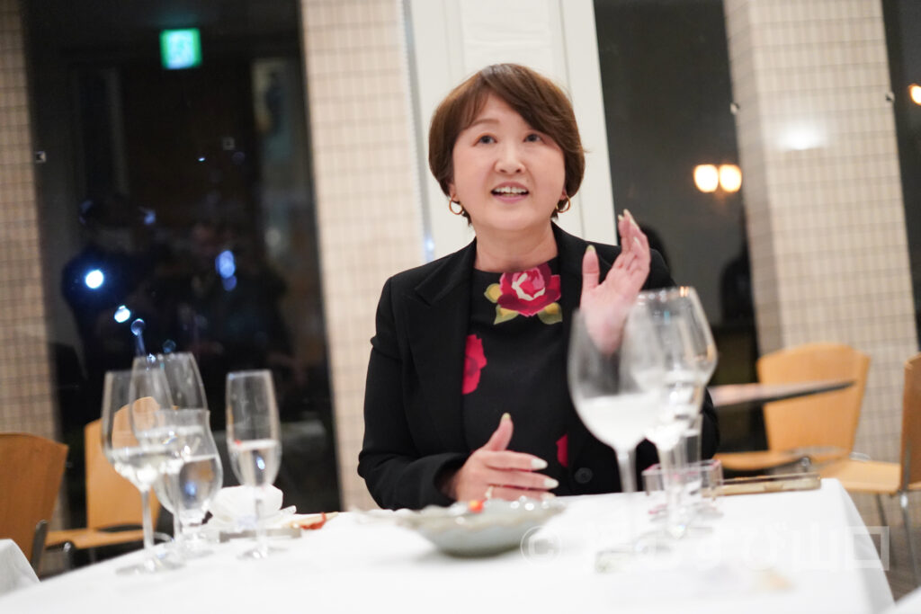 ③・援むすび山口・トライアングル・山口市・伊藤市長・新谷酒造・わかむすめ・セントコア山口・ヤスベェ・新井道子・まーちゃん・地域商社やまぐち株式会社