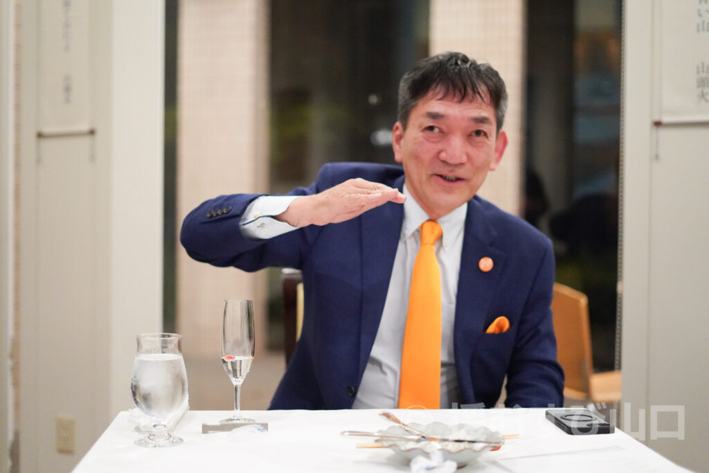 ③・援むすび山口・トライアングル・山口市・伊藤市長・新谷酒造・わかむすめ・セントコア山口・ヤスベェ・新井道子・まーちゃん・地域商社やまぐち株式会社