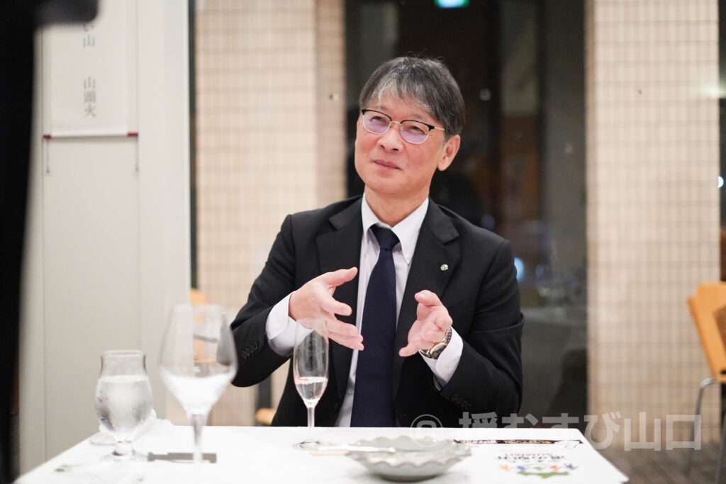 ③・援むすび山口・トライアングル・山口市・伊藤市長・新谷酒造・わかむすめ・セントコア山口・ヤスベェ・新井道子・まーちゃん・地域商社やまぐち株式会社