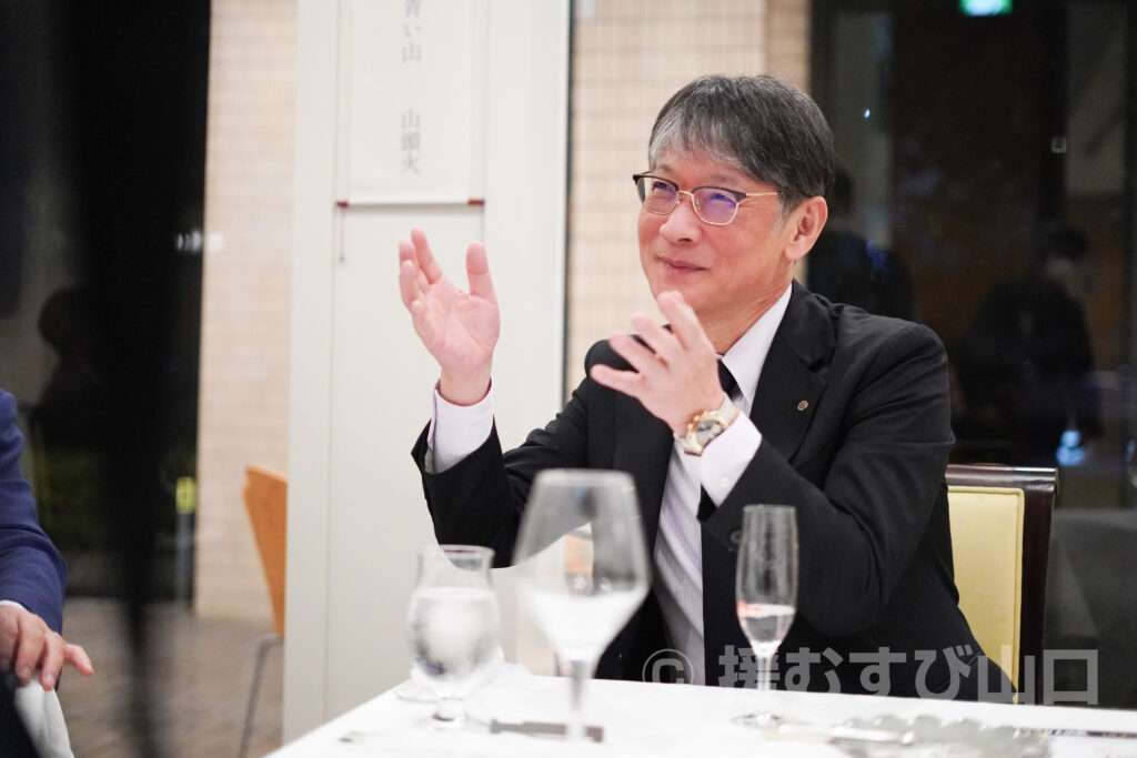 ③・援むすび山口・トライアングル・山口市・伊藤市長・新谷酒造・わかむすめ・セントコア山口・ヤスベェ・新井道子・まーちゃん・地域商社やまぐち株式会社