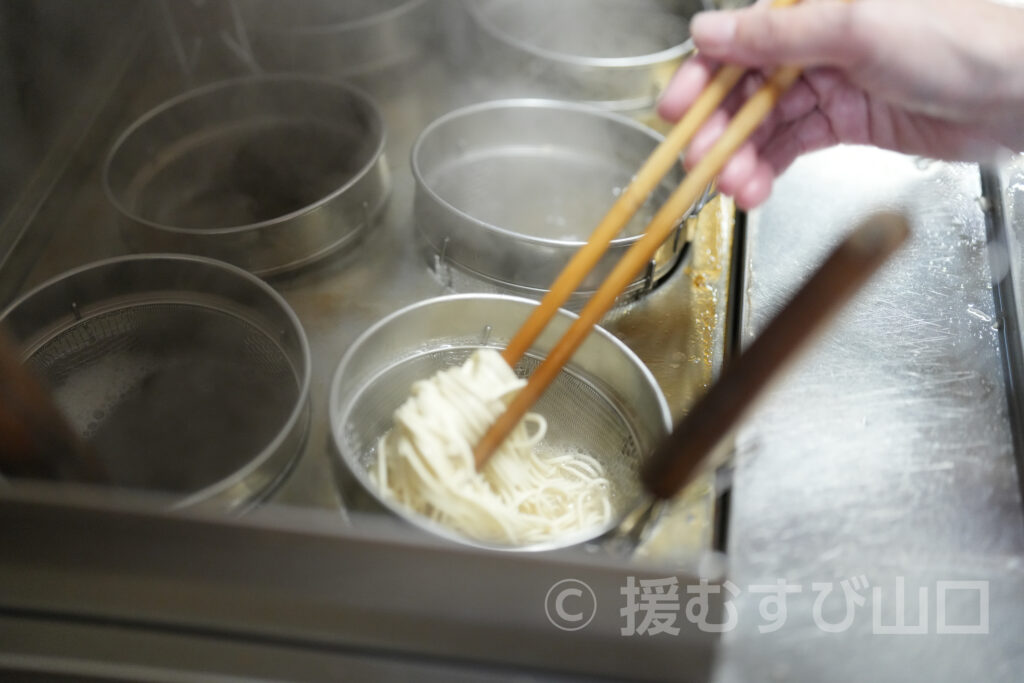 中華そば・紅蘭・牛骨ラーメン・いなり寿司・チャーシュー