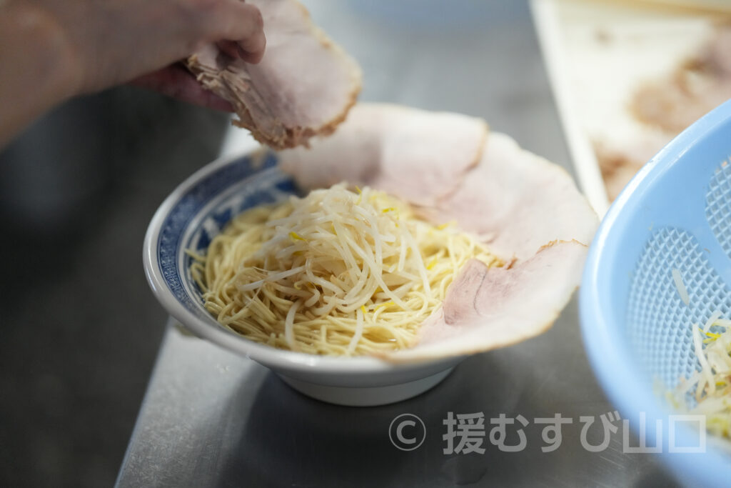 中華そば・紅蘭・牛骨ラーメン・いなり寿司・チャーシュー