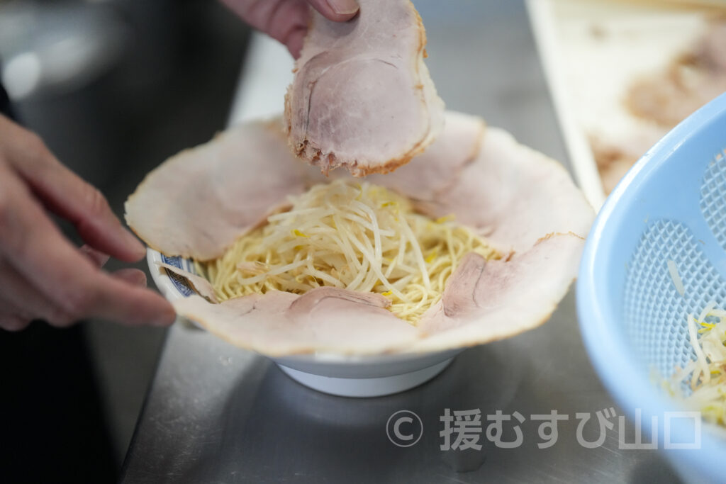 中華そば・紅蘭・牛骨ラーメン・いなり寿司・チャーシュー