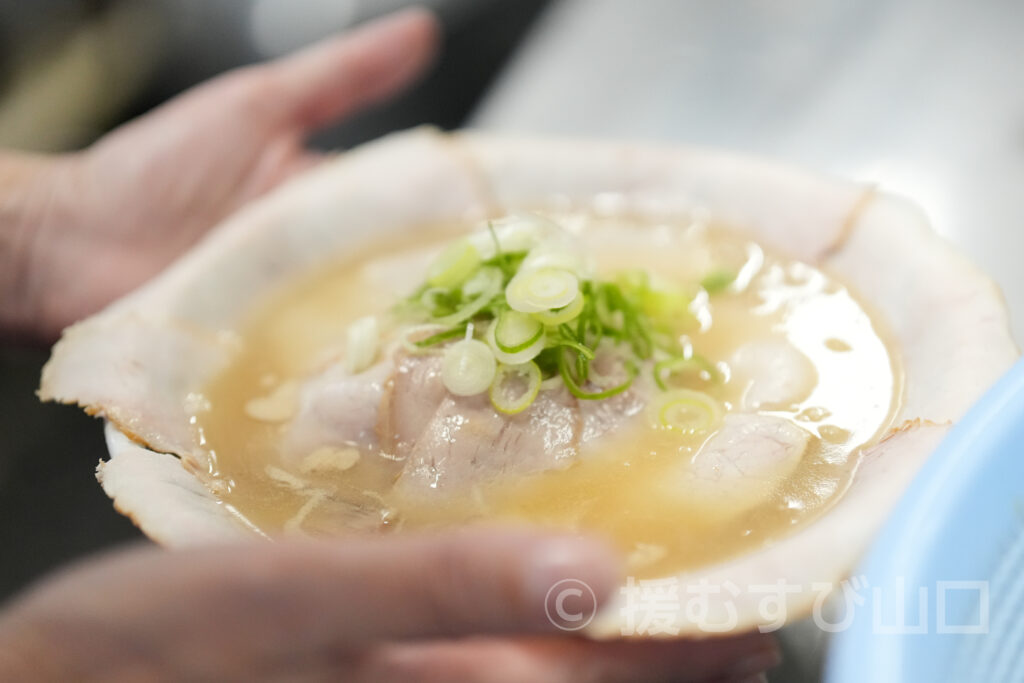 中華そば・紅蘭・牛骨ラーメン・いなり寿司・チャーシュー